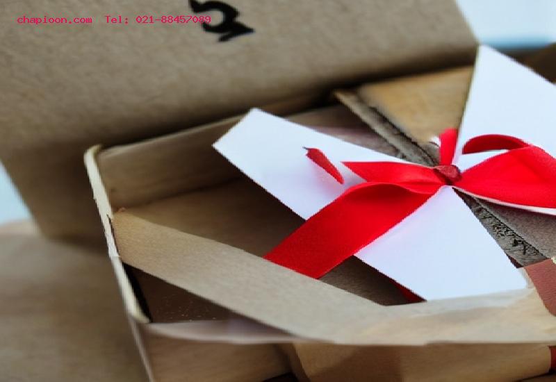 طراحی جعبه هدیه باید با توجه به نوع هدیه و مورد استفاده طراحی شود.